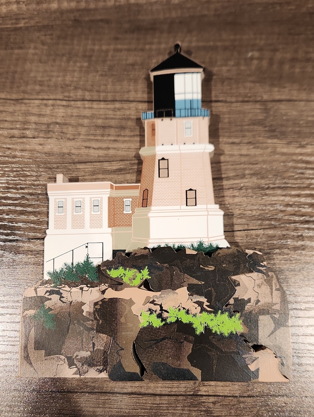 EUC Vtg. 1996 Shelia Split Rock Light Two Harbors, MN 2D Wood Decor